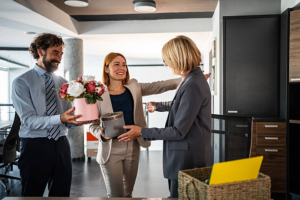 Office Flower Arrangements: Tips for Choosing Colours, Styles and Displays